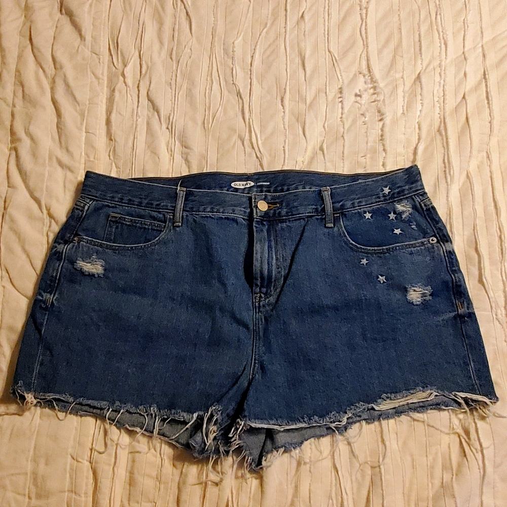 Cut-off denim shorts